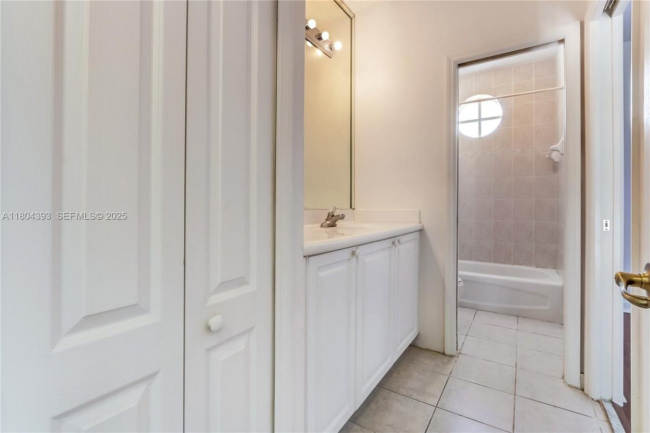 5549 Northwest 113th Court - Photo 4 of 13