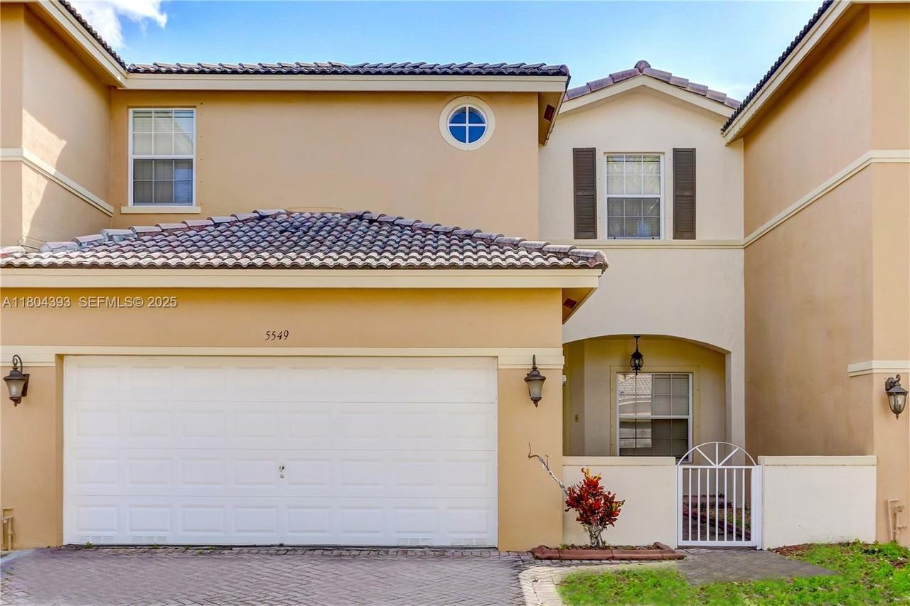 5549 Northwest 113th Court - Photo 6 of 13