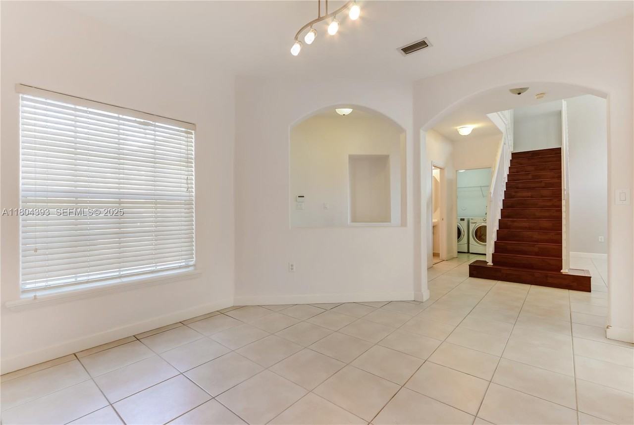 5549 Northwest 113th Court - Photo 7 of 13