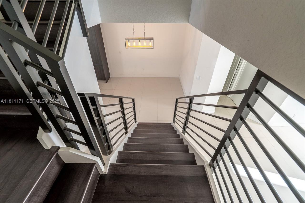 481 SW 91st Court #481 - Photo 5 of 43