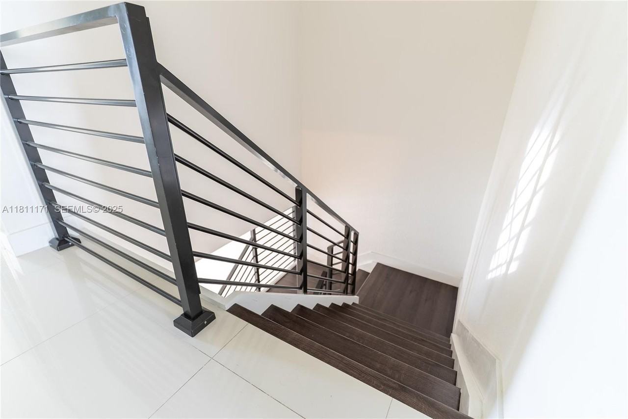 481 SW 91st Court #481 - Photo 6 of 43