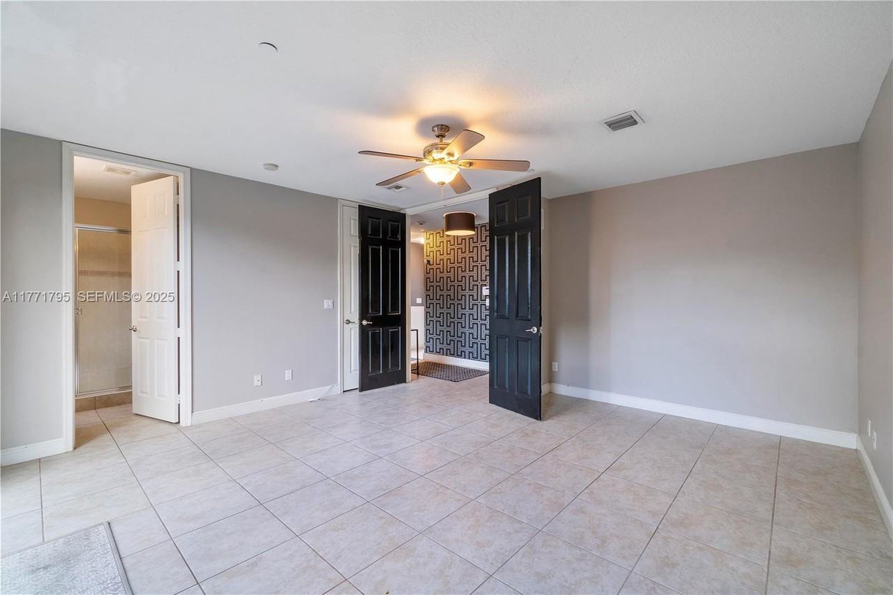 407 Southeast 13th Street - Photo 6 of 21