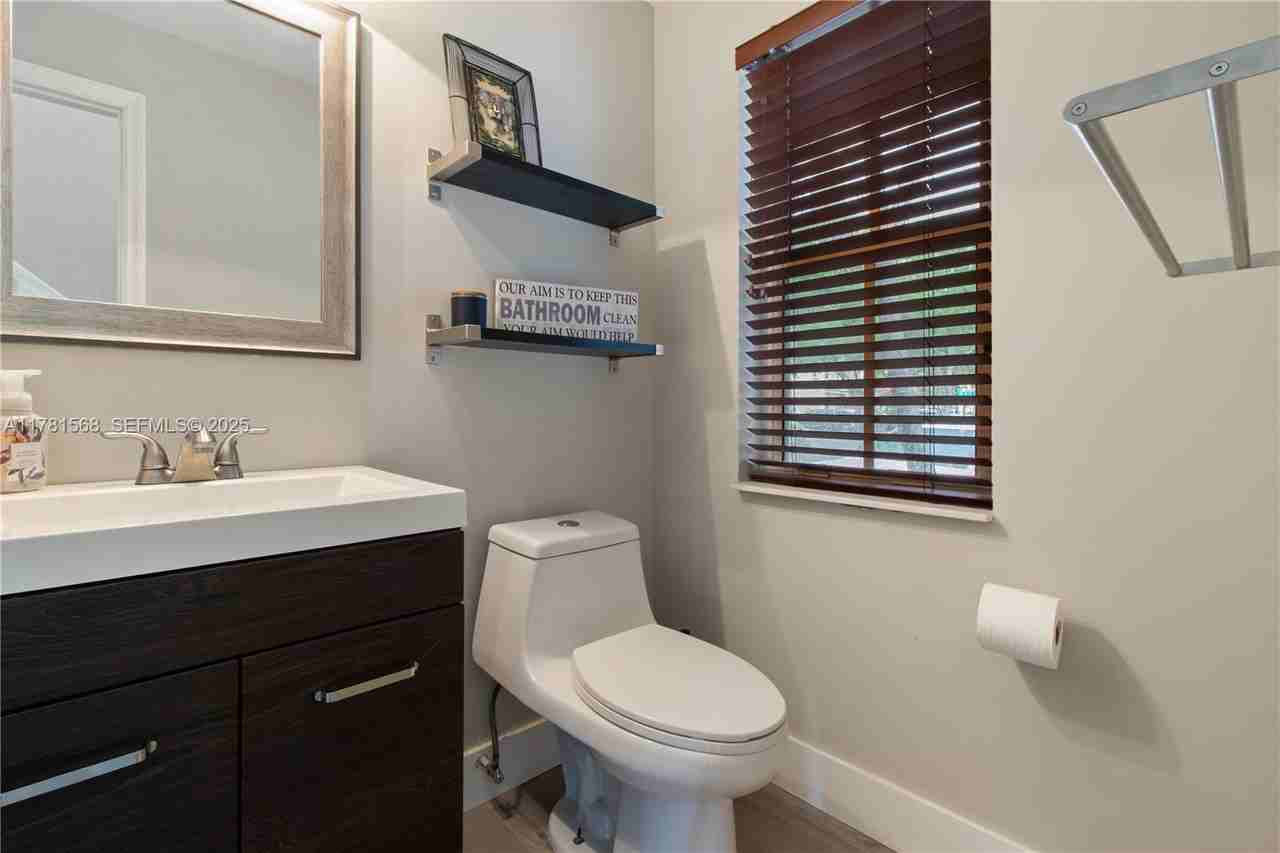 17116 Southwest 39th Court - Photo 3 of 32