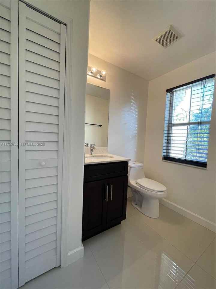 17047 Southwest 38th Court - Photo 3 of 39