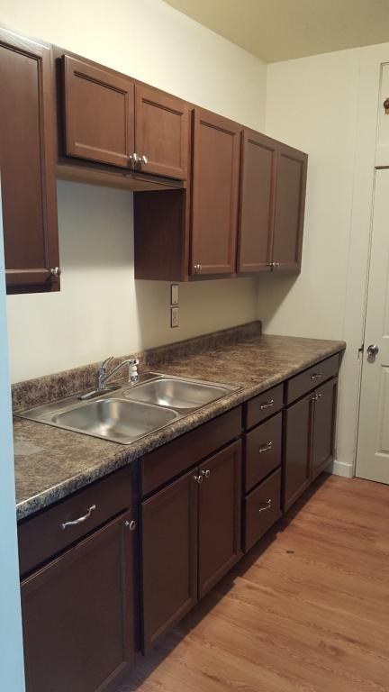 803 Court St - Photo 4 of 12