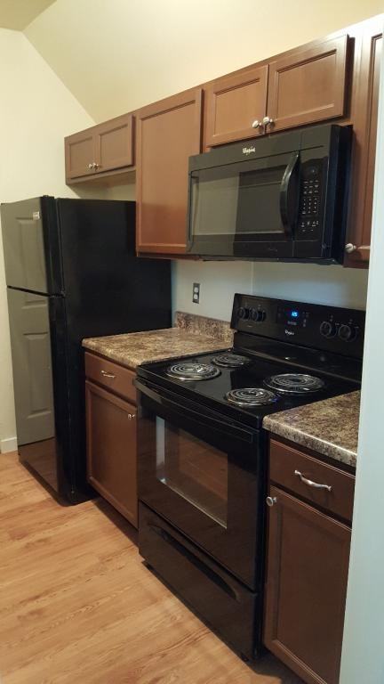 803 Court St - Photo 5 of 12