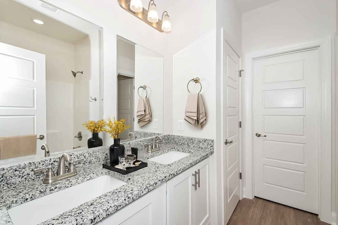 1038 1038 Walker Point Way - Photo 6 of 46