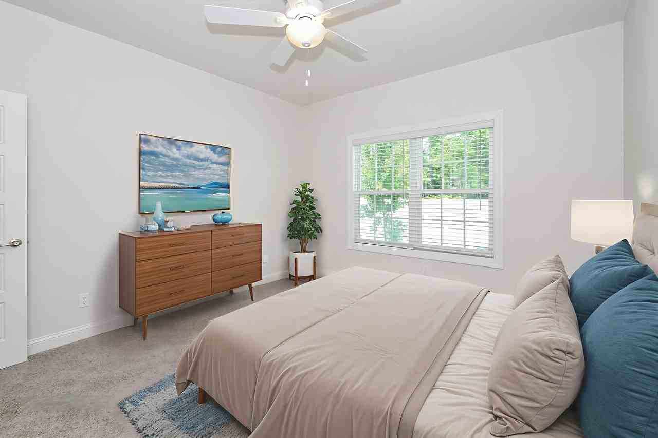 1038 1038 Walker Point Way - Photo 7 of 46