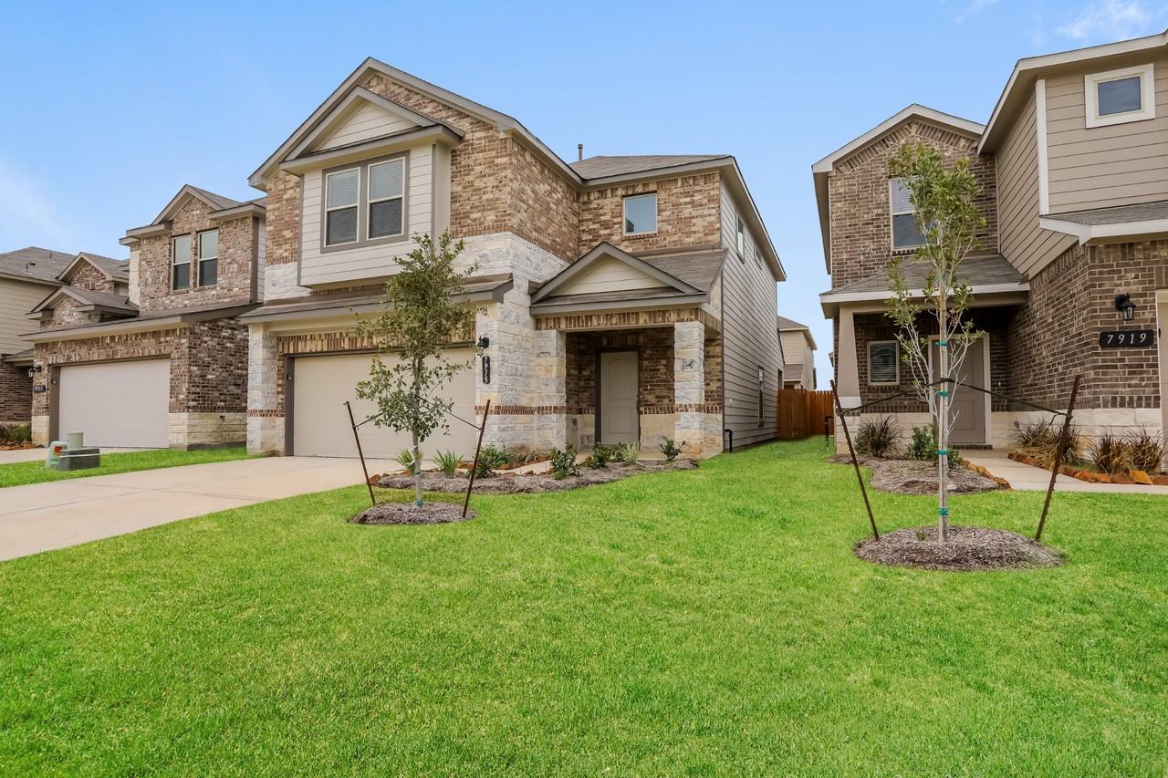 7915 Fijian Cypress Dr - Photo 3 of 27