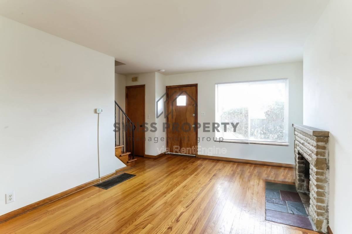 4185 Indianola Ave - Photo 4 of 10