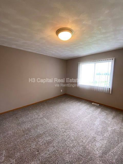 110 Northtowne St #19 - Photo 4 of 10