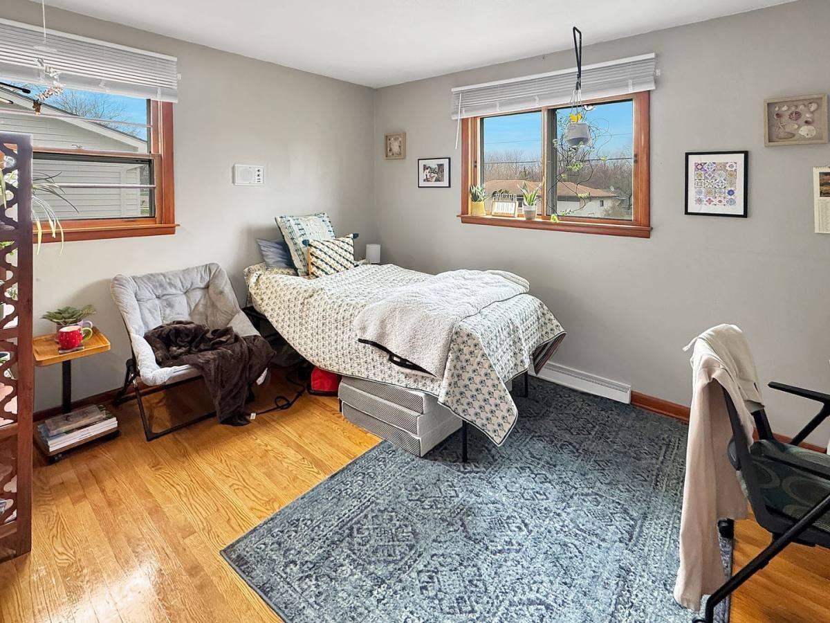 1731 Ridgewood Ave Se - Photo 3 of 10