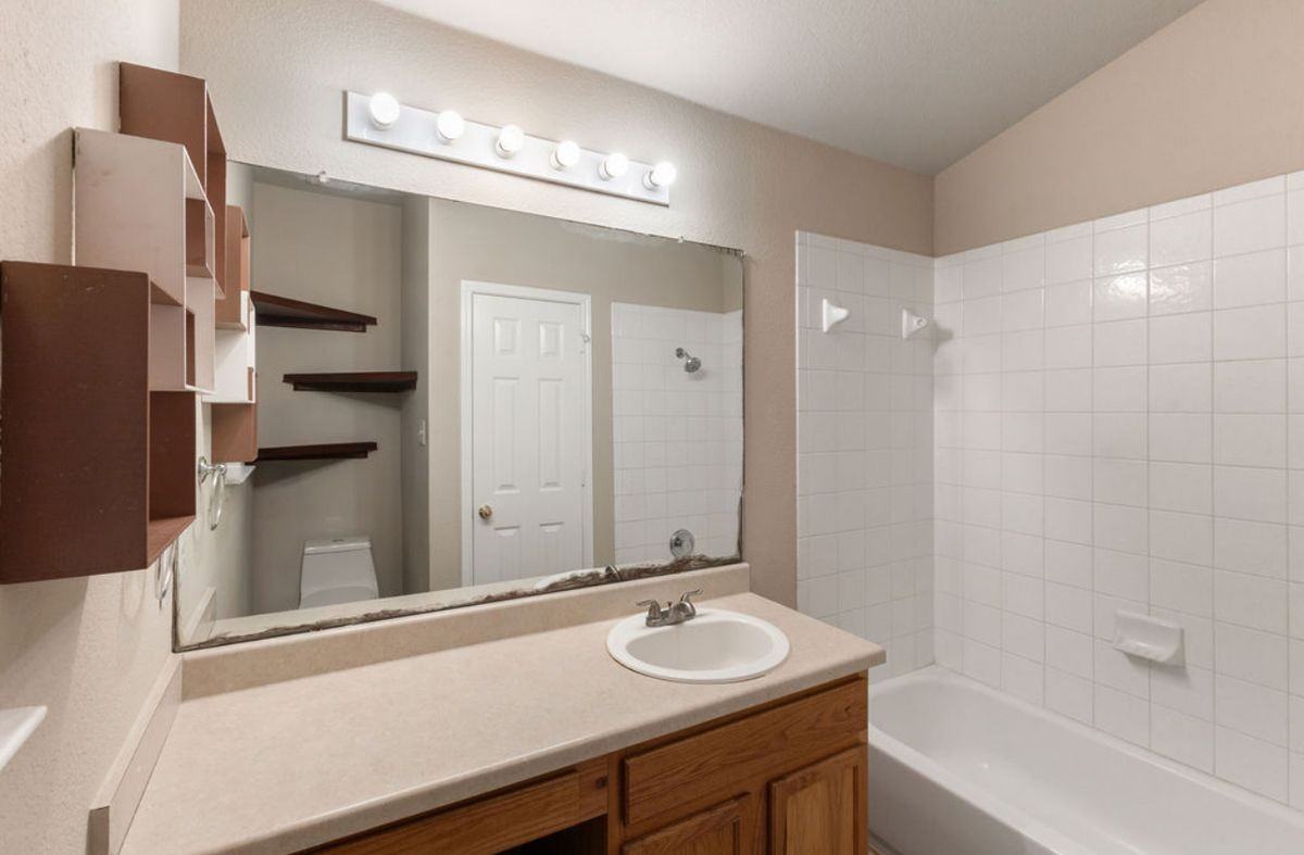 13326 James Monroe St - Photo 5 of 15