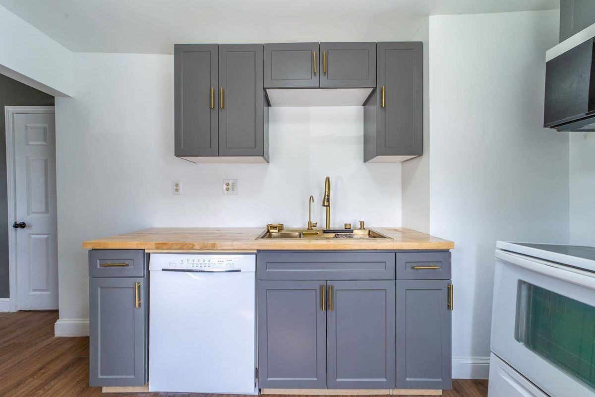 14 Winter St - Photo 2 of 21