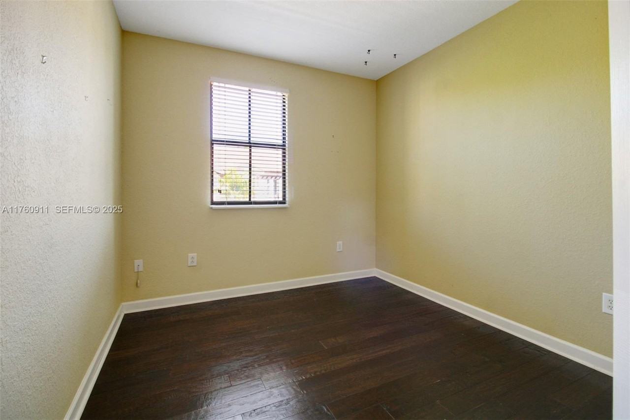 3251 Northwest 103rd Path - Photo 4 of 26