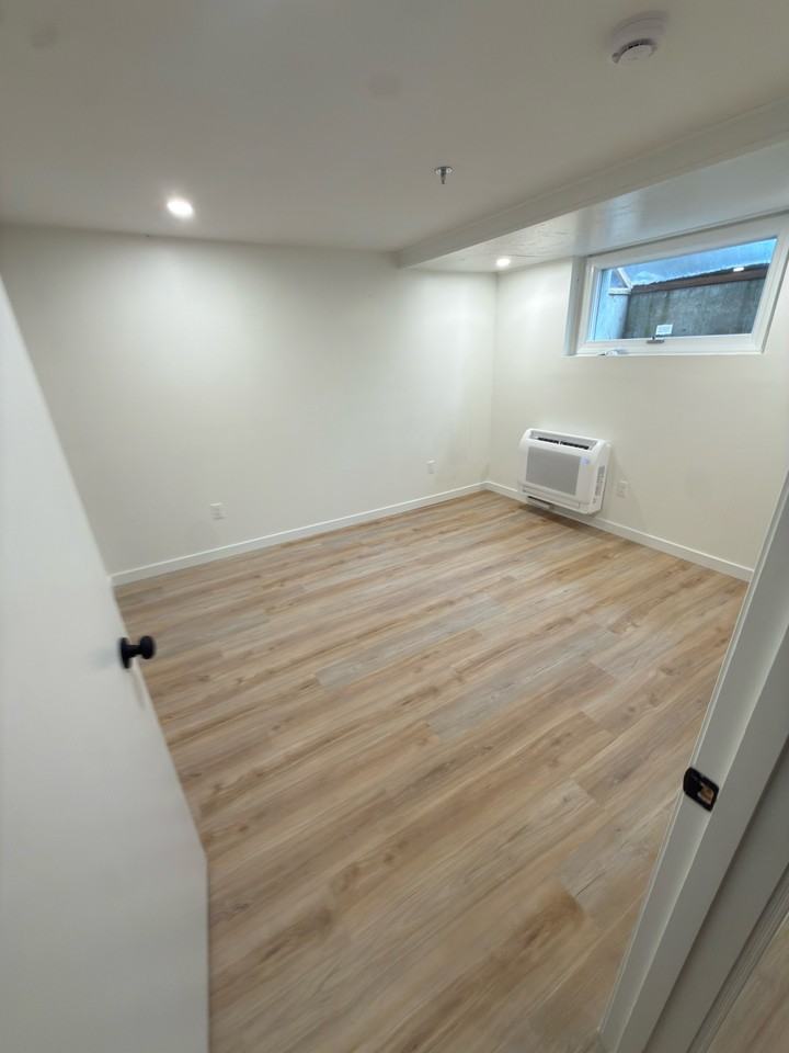 100 Wendell Ave #006