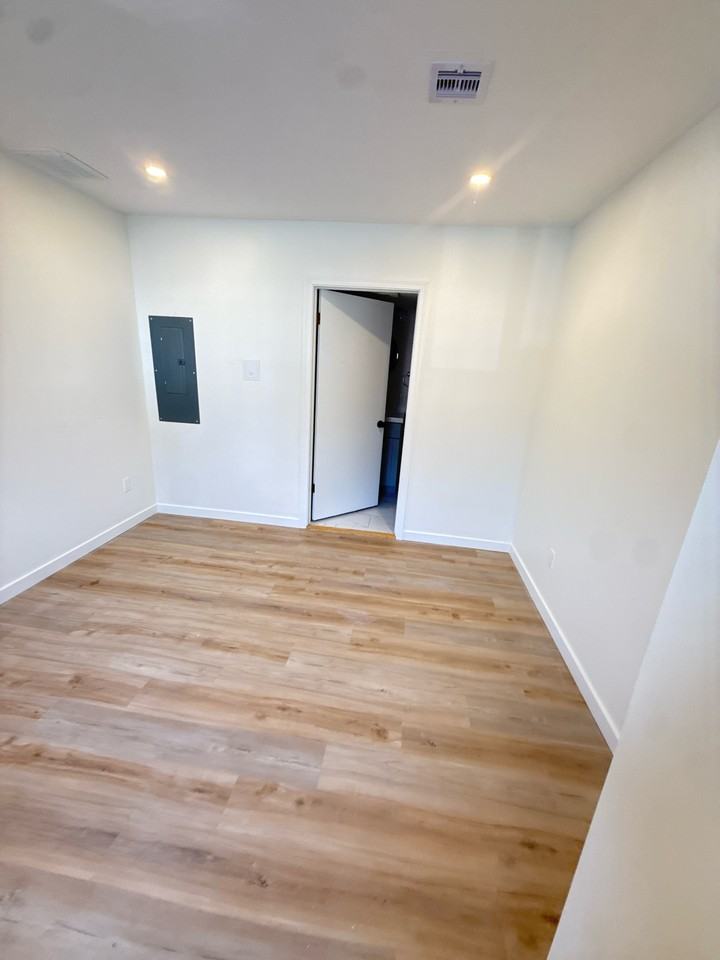 100 Wendell Ave #206 - Photo 4 of 6