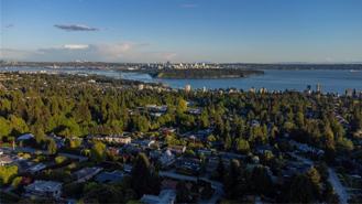 1895 Rosebery Avenue - Photo 1 of 1