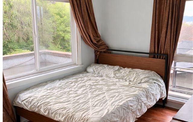 4390 Locarno Crescent #Room - Photo 5 of 11