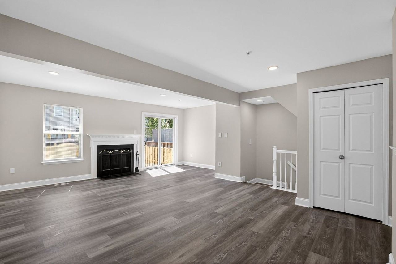 2736 Albermarle Pl - Photo 2 of 15