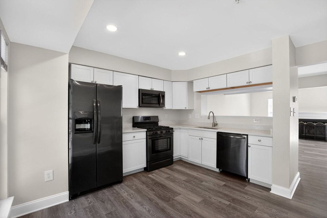 2736 Albermarle Pl - Photo 3 of 15