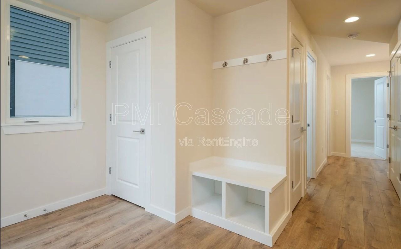 9227B 16th Ave Sw - Photo 7 of 33