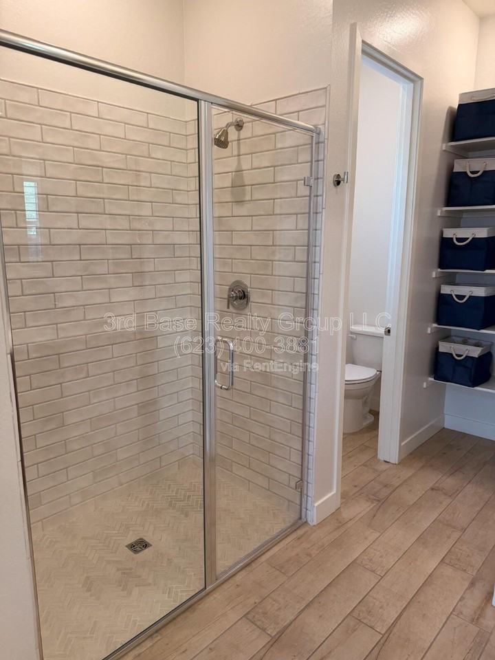 20363 W Sells Dr - Photo 7 of 22