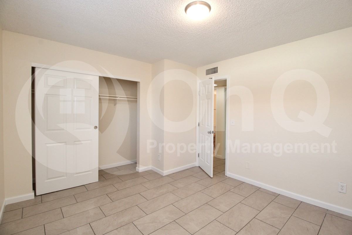 2719 E Tierra Buena Ln #1 - Photo 4 of 27