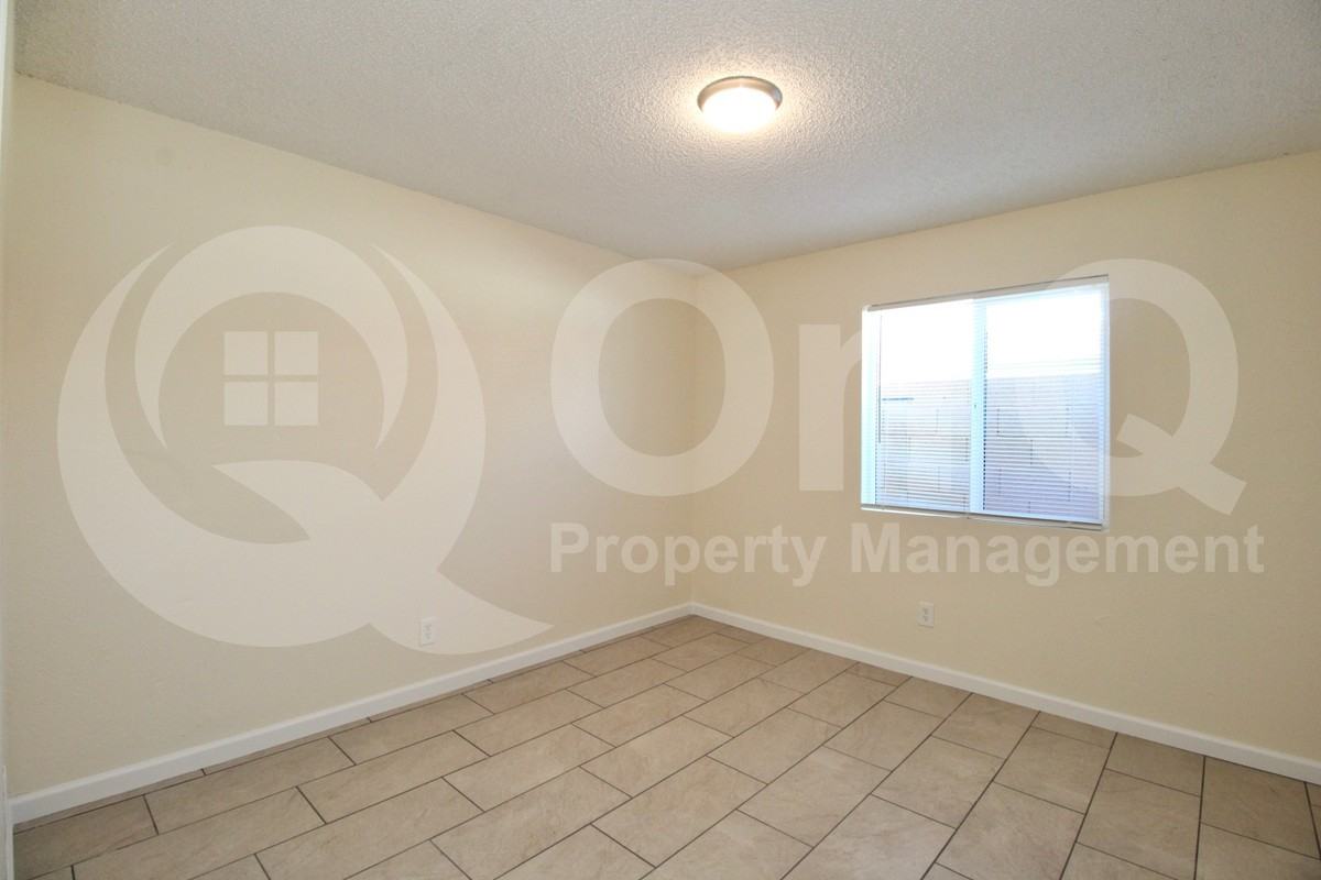 2719 E Tierra Buena Ln #1 - Photo 5 of 27