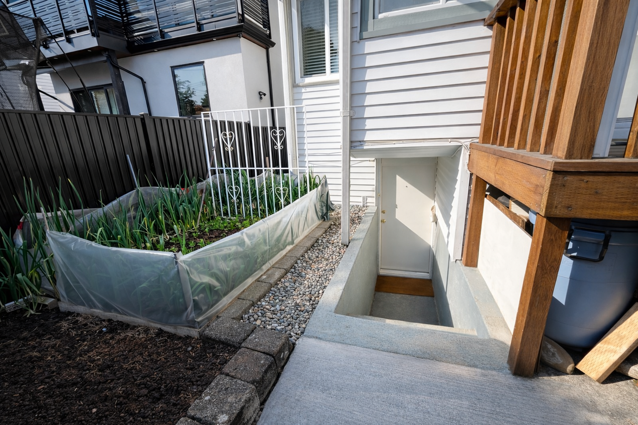 3200 East 25th Avenue - Photo 3 of 11