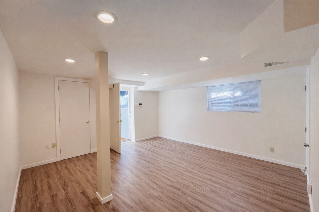 3200 East 25th Avenue - Photo 4 of 11