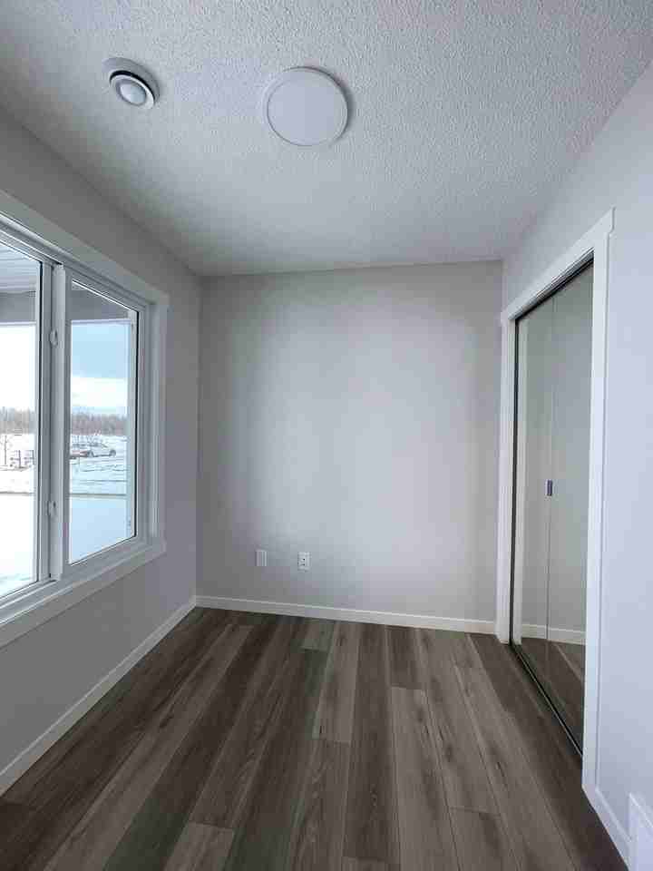 233 Marquis Blvd Ne - Photo 2 of 24