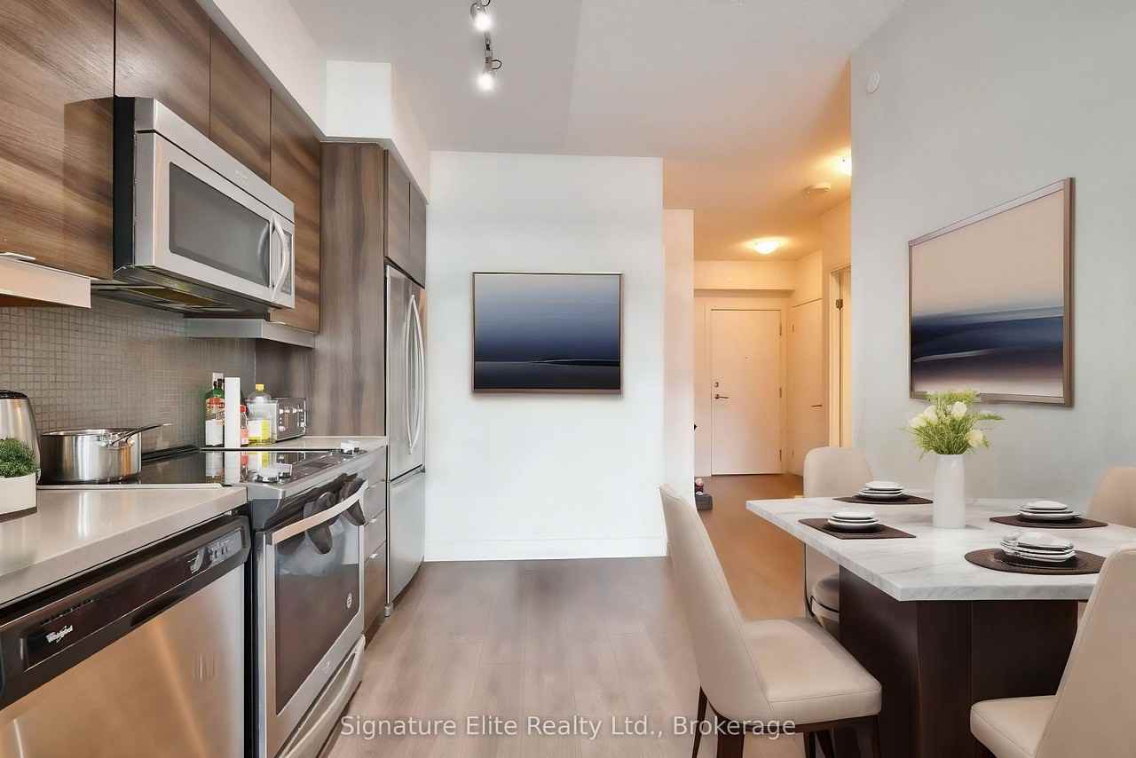 525 Adelaide Street West - Photo 3 of 12