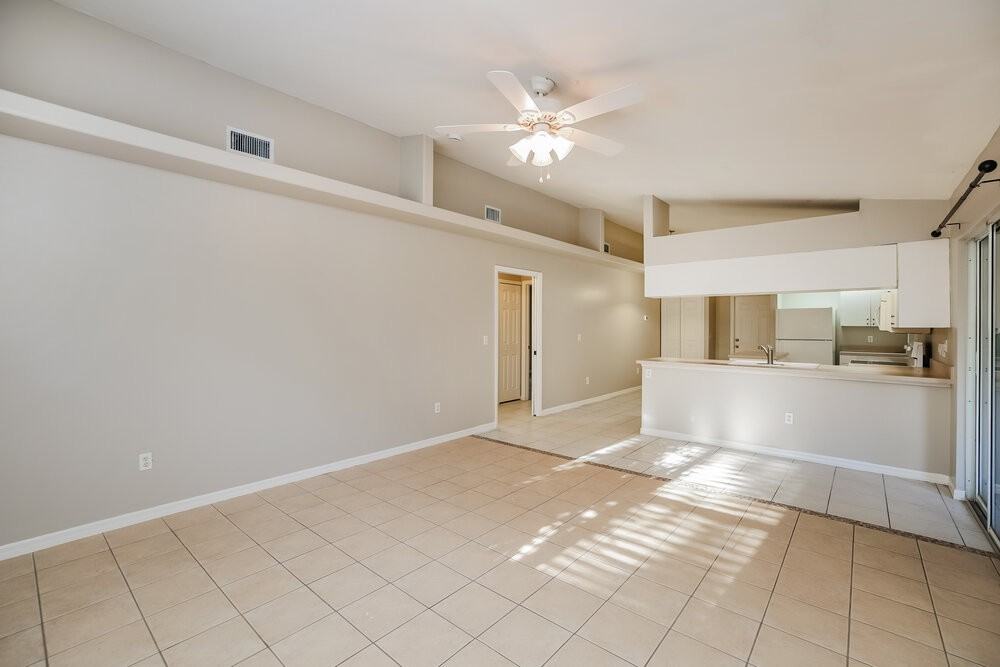 710 Fullerton Ave S - Photo 4 of 16