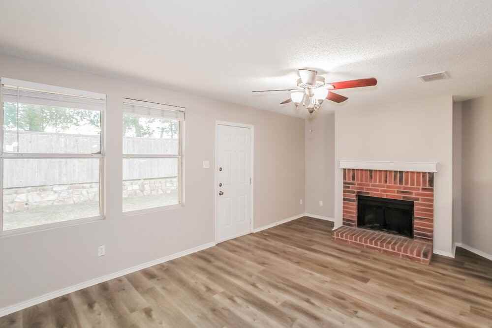 2141 Shawnee Trl - Photo 3 of 16