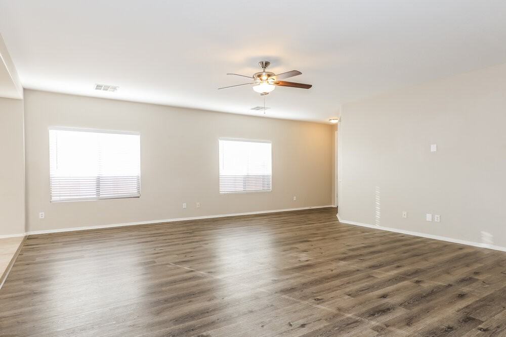 119 E Mountain View Rd - Photo 3 of 16