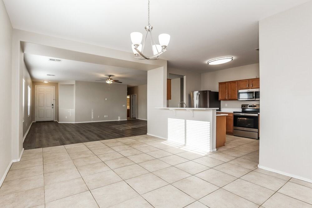 119 E Mountain View Rd - Photo 5 of 16