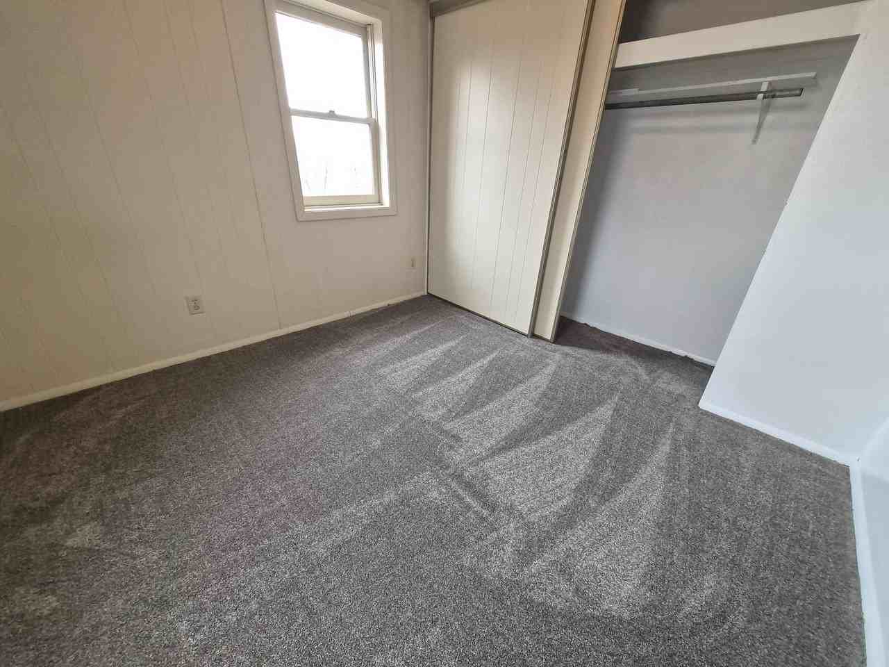 222 Adams Ave - Photo 4 of 12