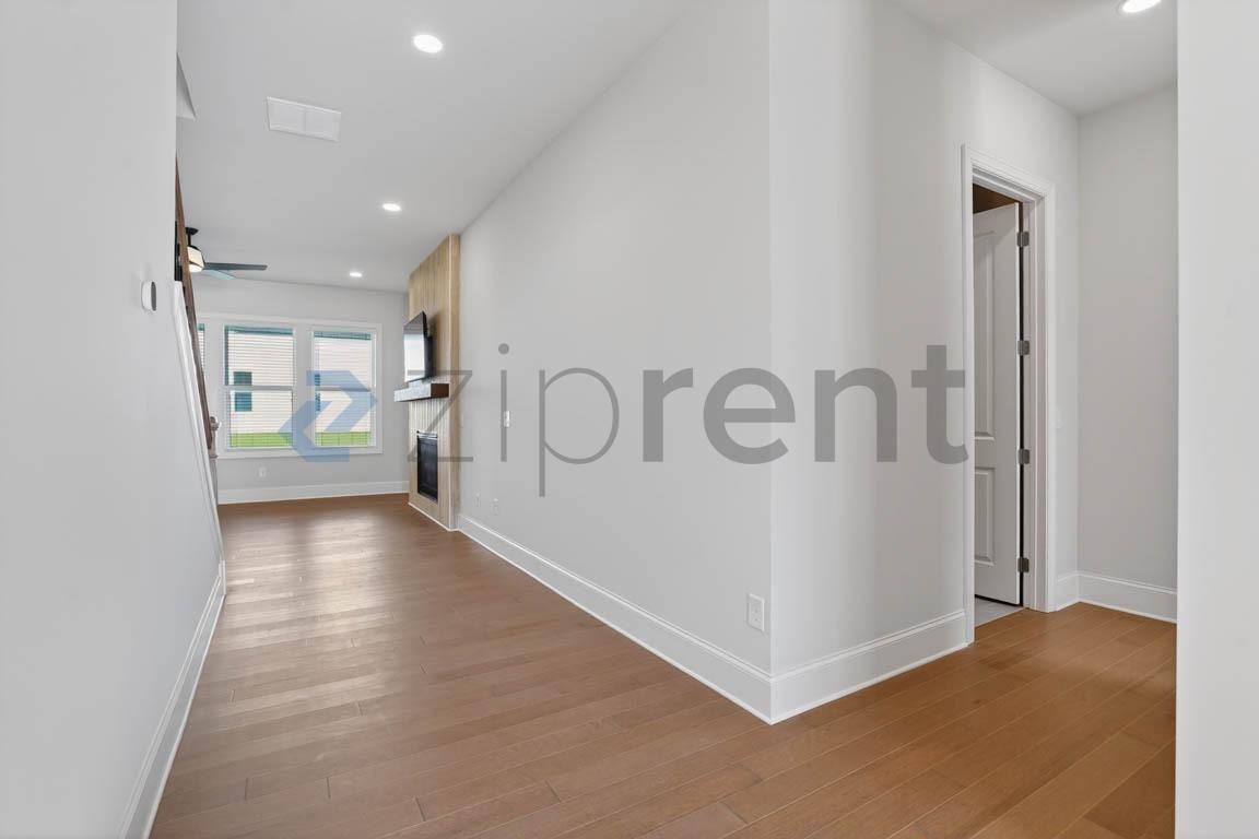 6510 Wallace Farms Dr - Photo 2 of 40