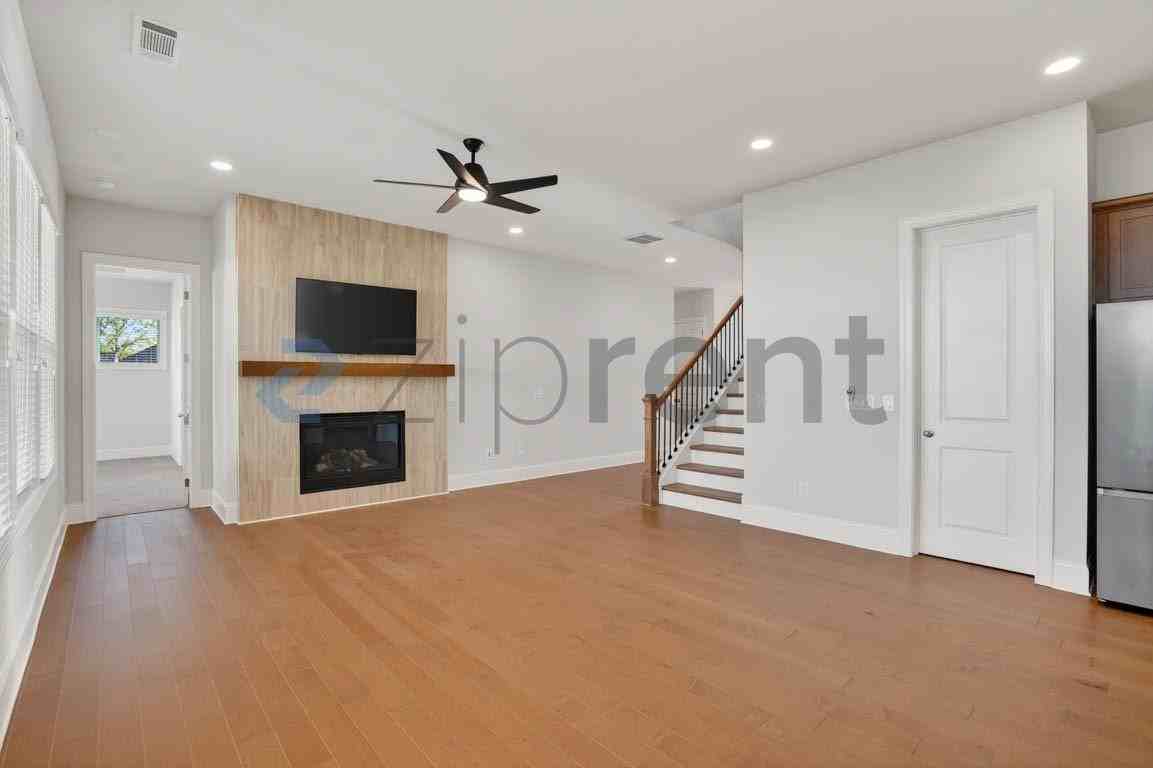 6510 Wallace Farms Dr - Photo 5 of 40