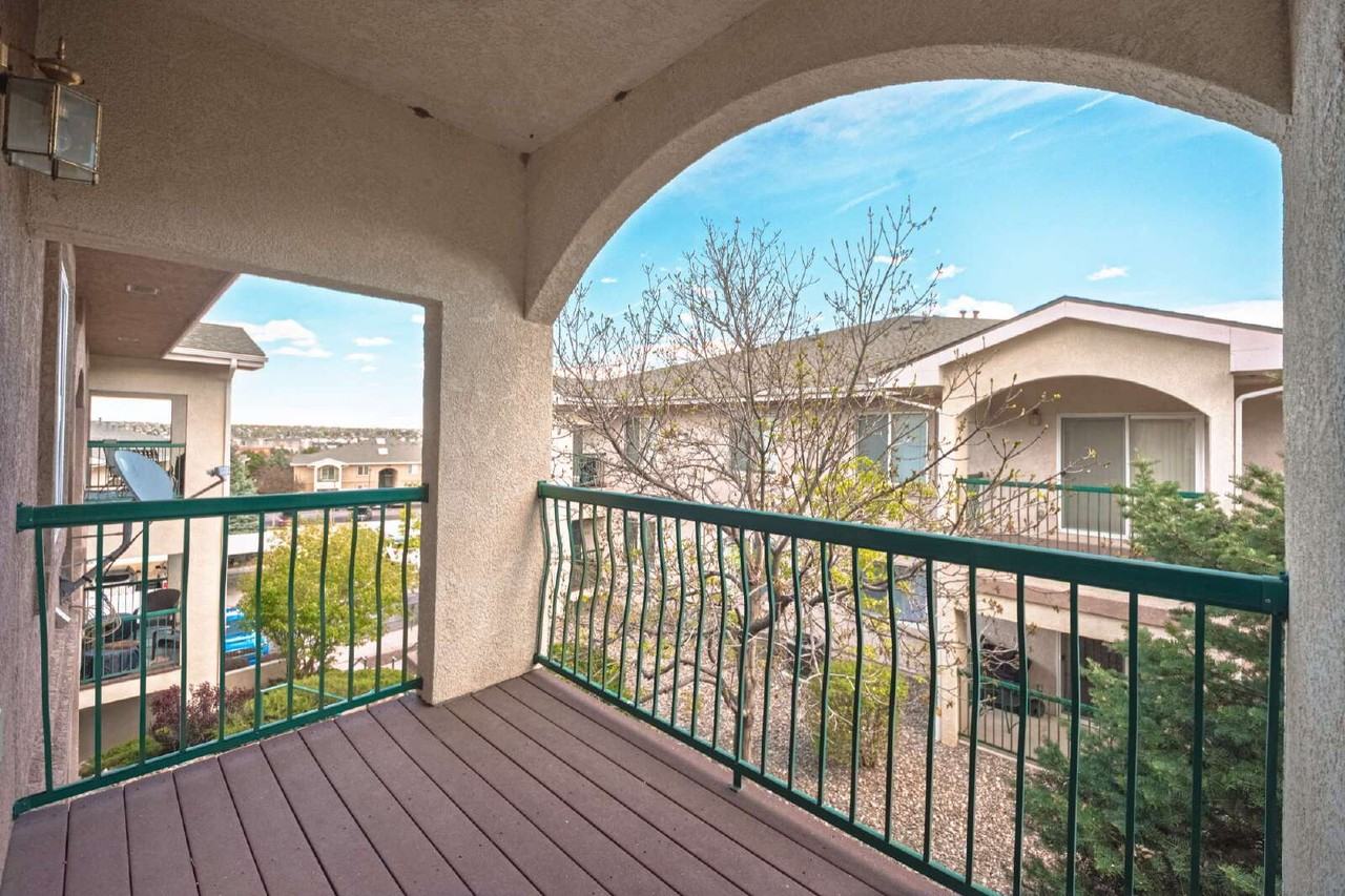 3080 Mandalay Grv - Photo 3 of 23