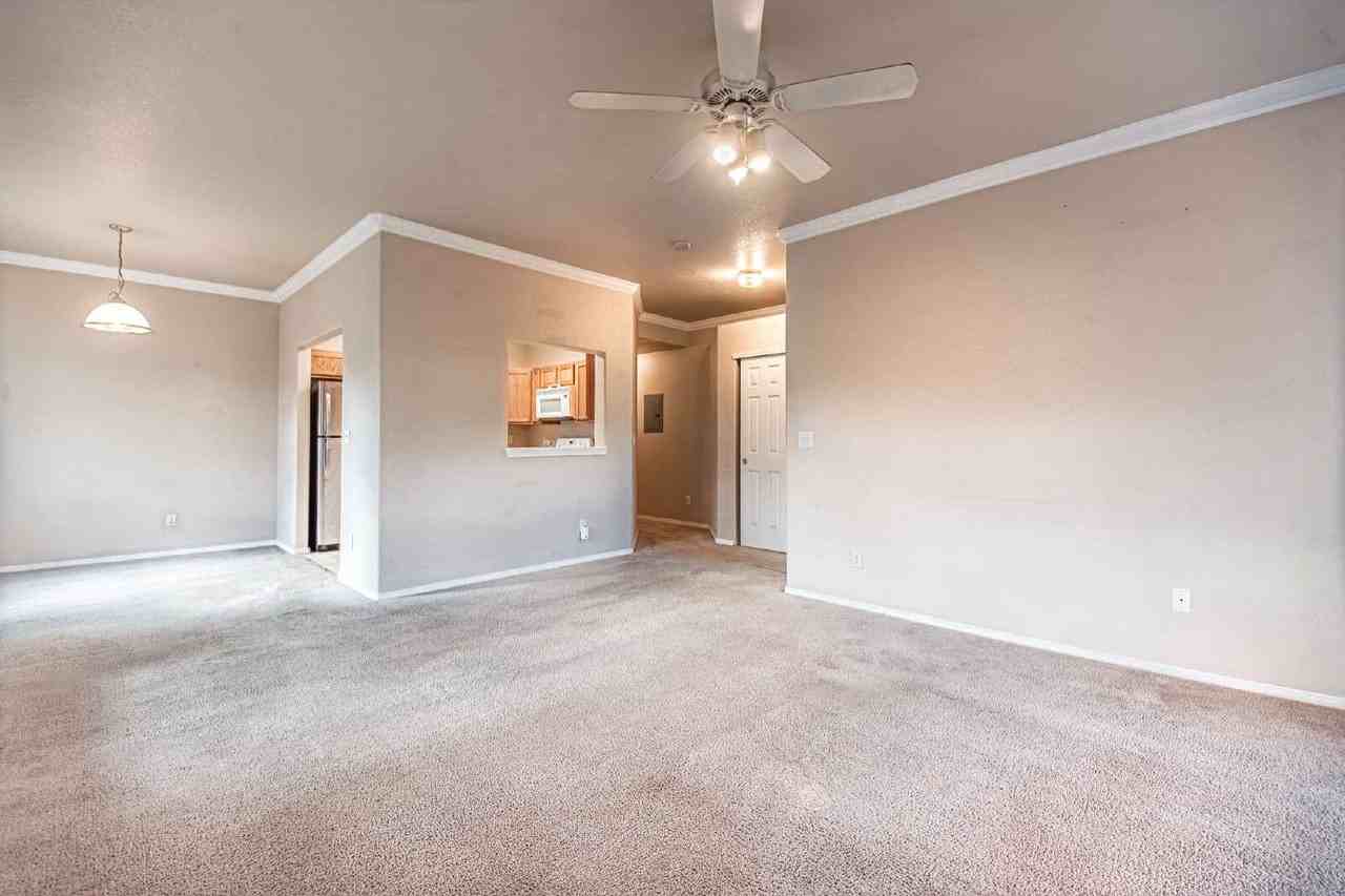 3080 Mandalay Grv - Photo 6 of 23