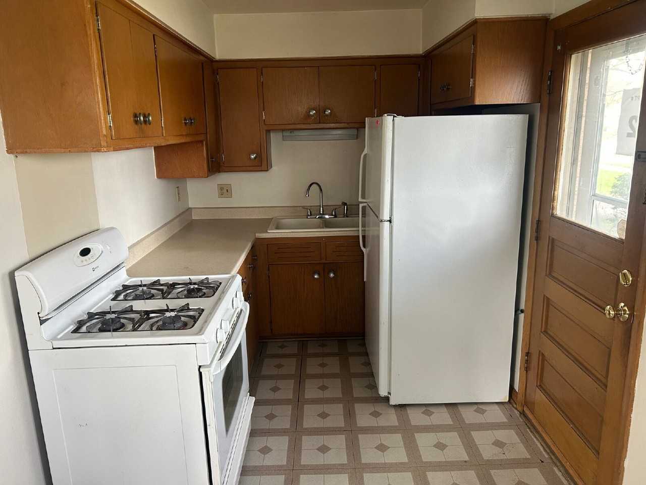 4715 W Wells St - Photo 5 of 12