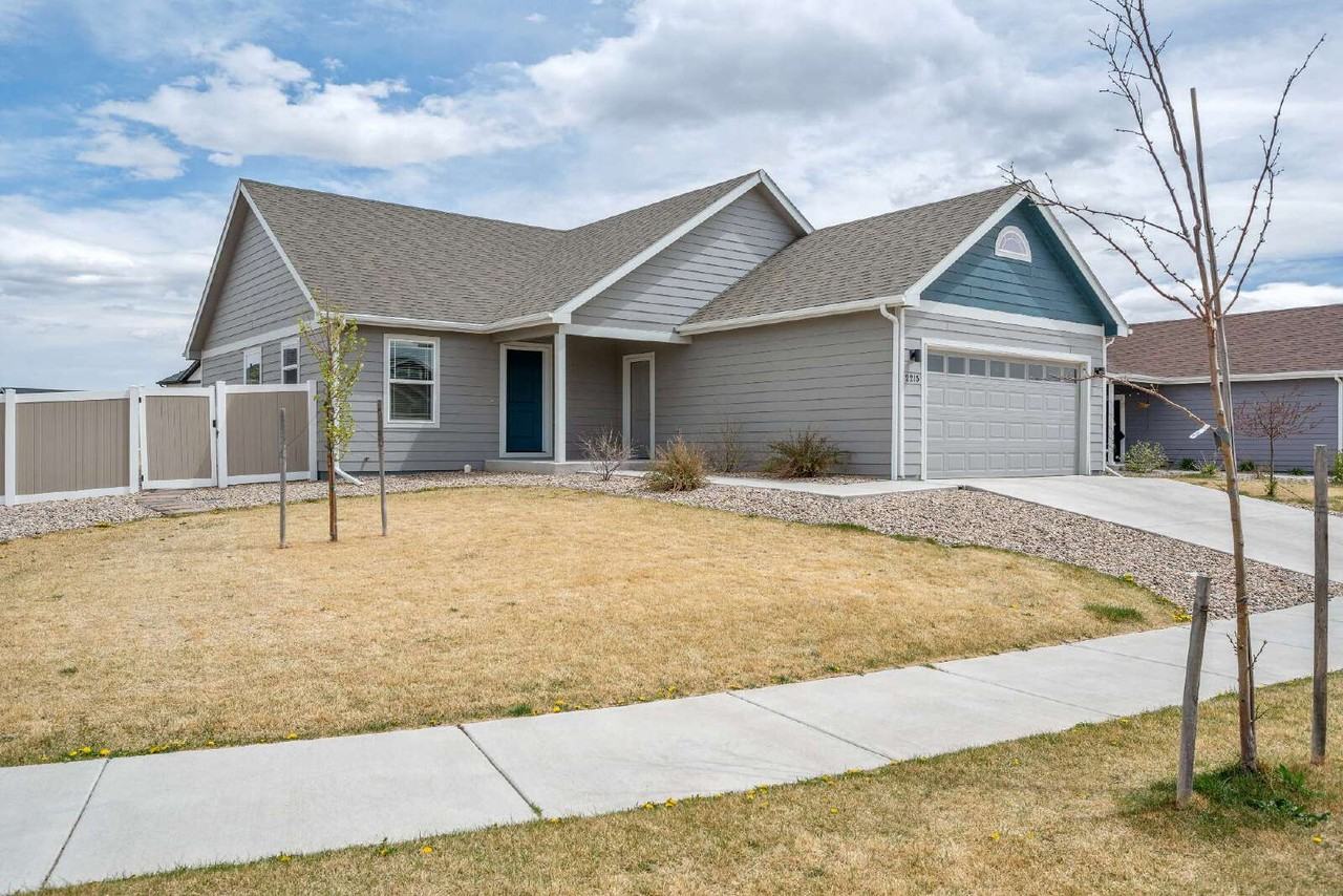 2215 Goodnight Trl - Photo 2 of 26