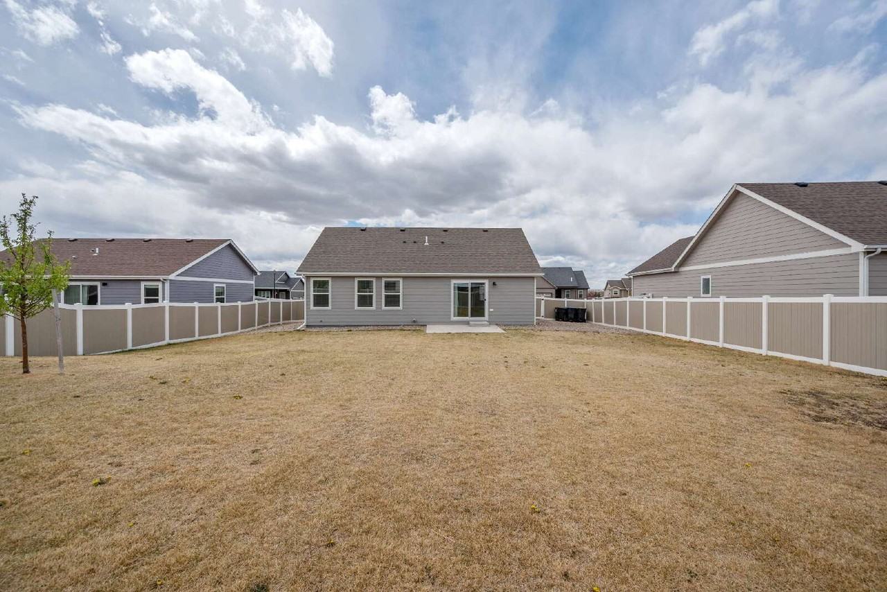 2215 Goodnight Trl - Photo 7 of 26