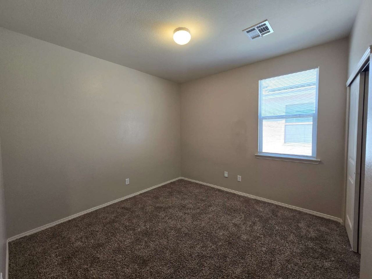 10624 Hidden Chapel Pl - Photo 6 of 15