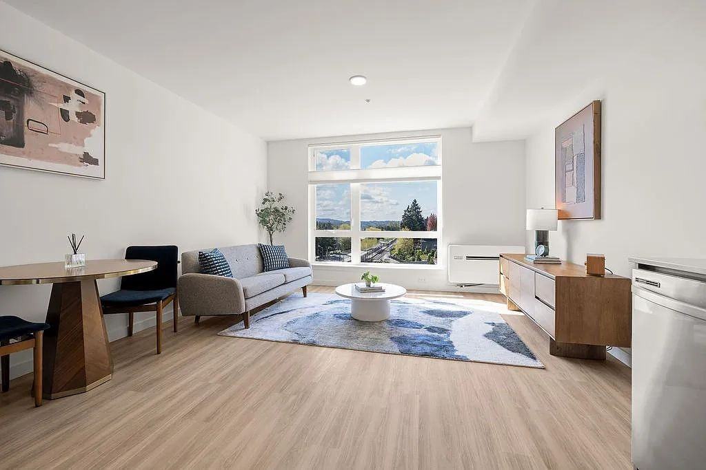 35 112th Ave Ne - Photo 3 of 5