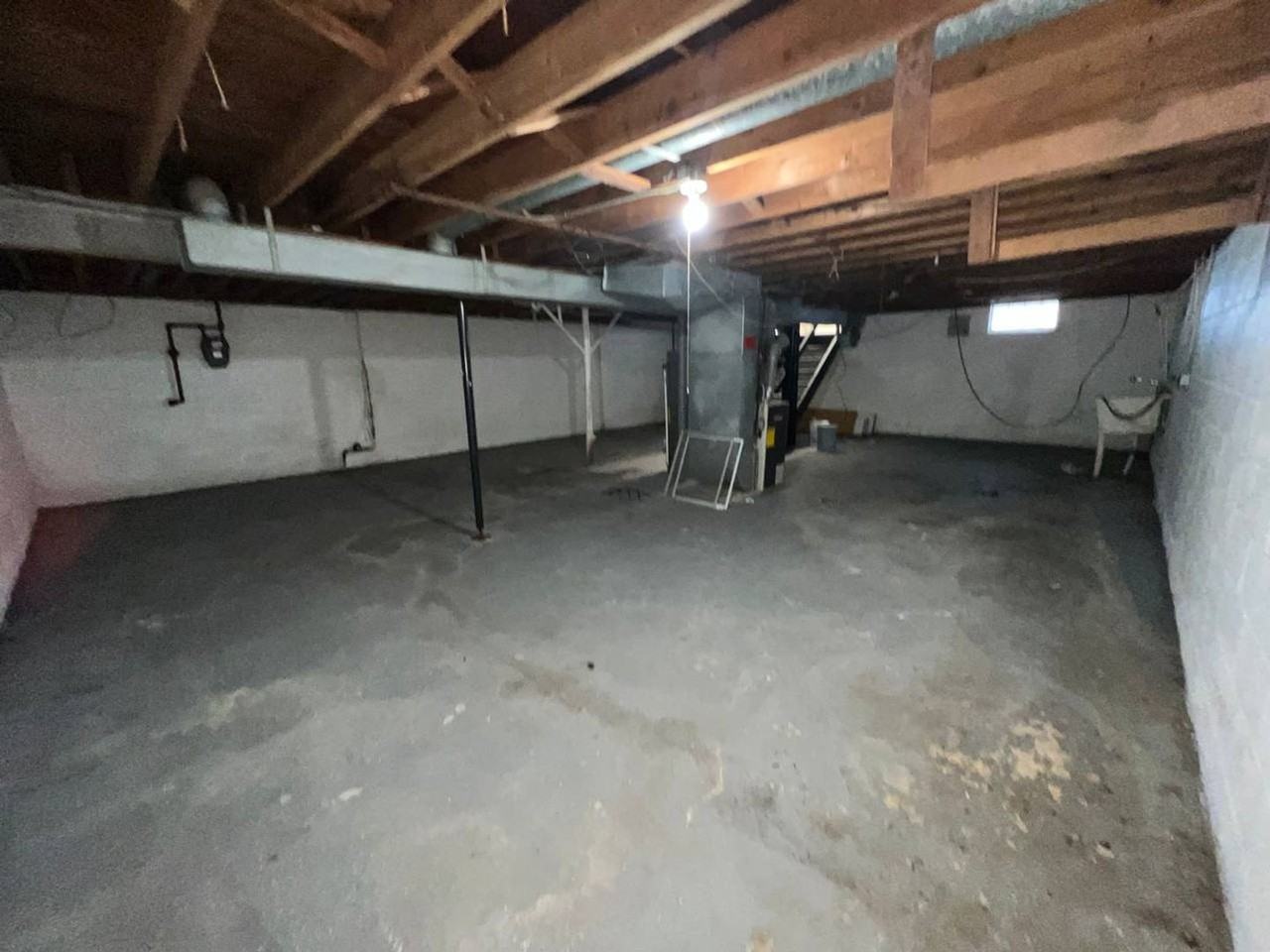 16805 Fairfax Ave - Photo 4 of 14