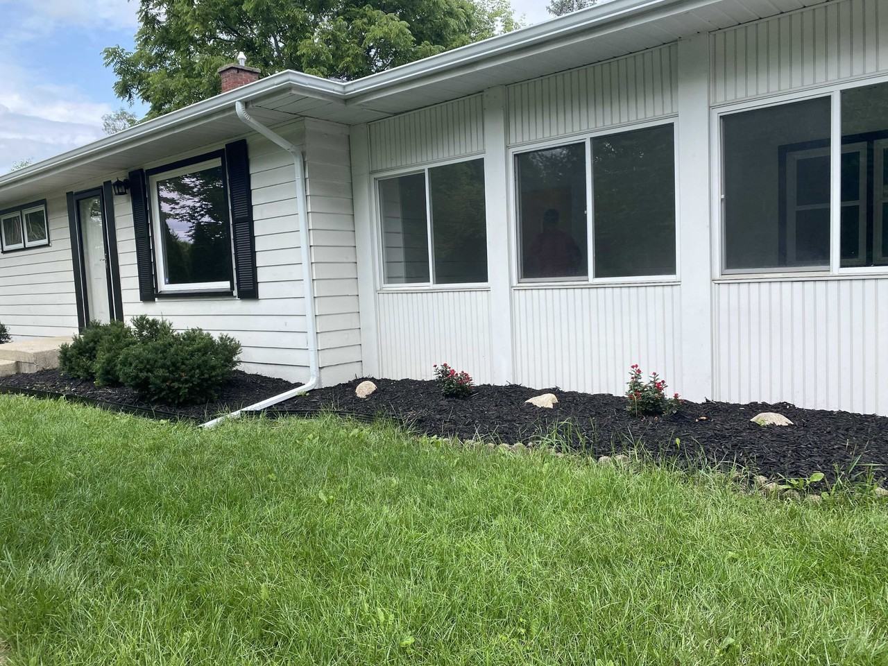 1164 Forest Hill Ave Se - Photo 5 of 12