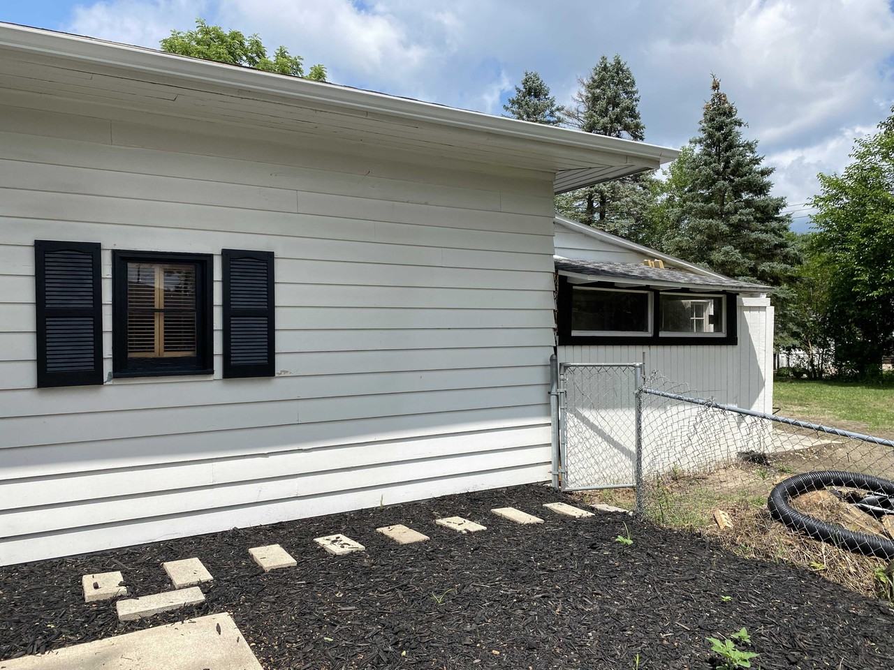 1164 Forest Hill Ave Se - Photo 6 of 12